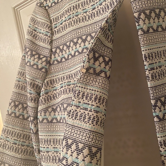 The Limited—-Cropped Jacket - Picture 4 of 5